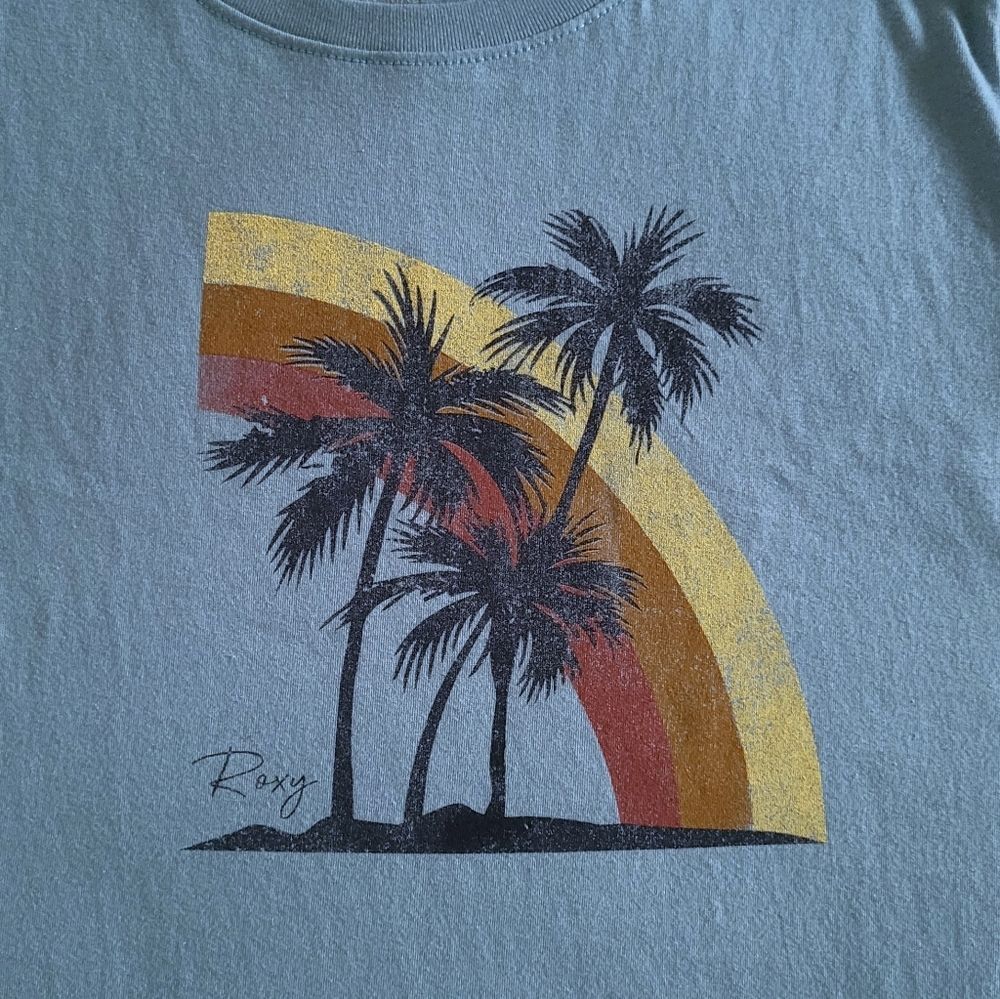 Roxy Palm Trees🌴 and Rainbow🌈 Distressed😫 Graphic Tee👕 - NWOT - Picture 8 of 8